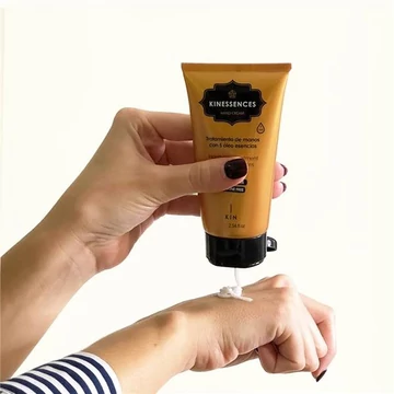 Kinessences Nouris 5 Kontinens Természetes Olajaival készült kéz és bőrvédő krém 50ml